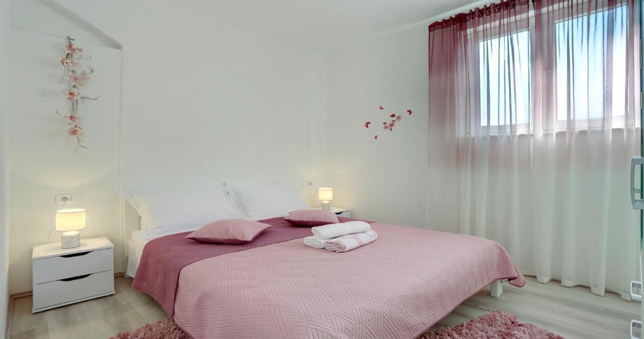 Adorable Apartment Ena Kaštela Eksteriør billede