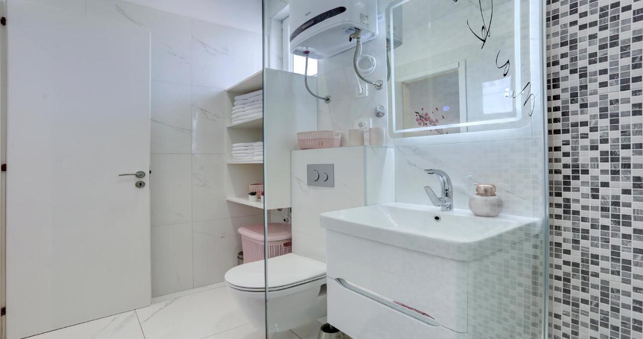 Adorable Apartment Ena Kaštela Eksteriør billede