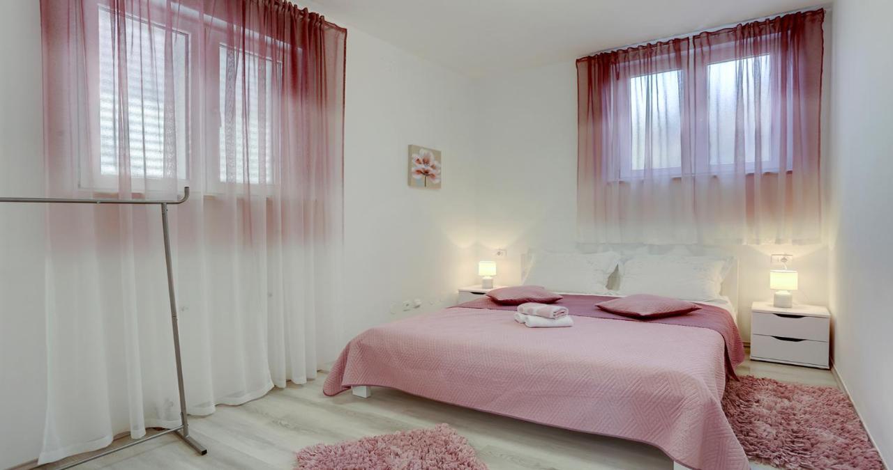 Adorable Apartment Ena Kaštela Eksteriør billede